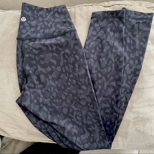 LIKE NEW Lululemon Wunder Under Super High-Rise Tight